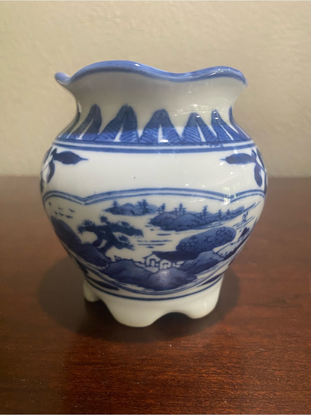 Vintage, Cobalt Blue and White Small Round Vase with Scalloped Opening - Picture 3 of 7